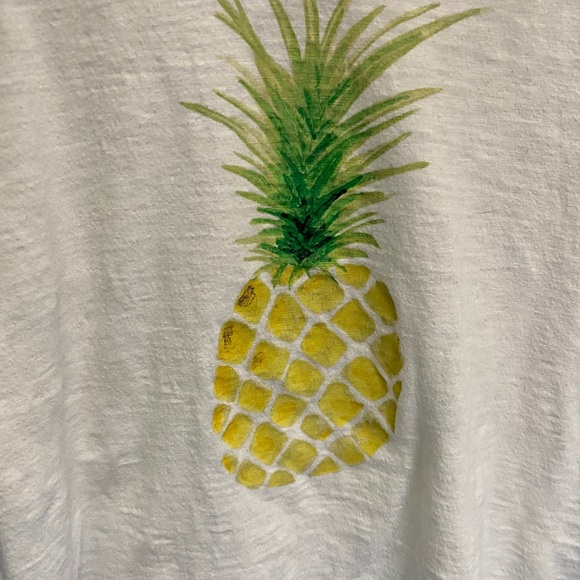 Old Navy T-Shirt - Picture 2 of 4